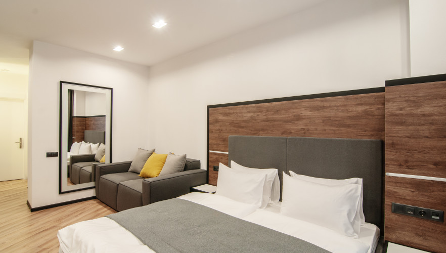 Studio Apartment with Mountain View