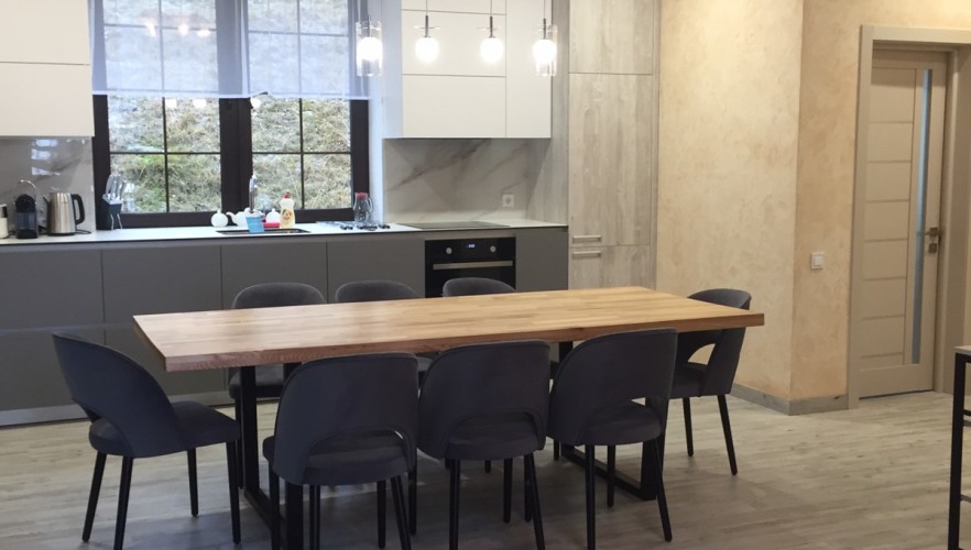 Будинок з чотирма спальнями